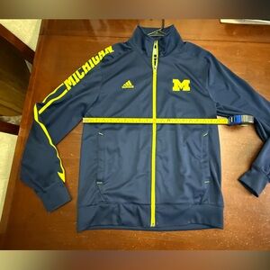 Michigan adidas climate player jacket small sports university school bball‎ nice